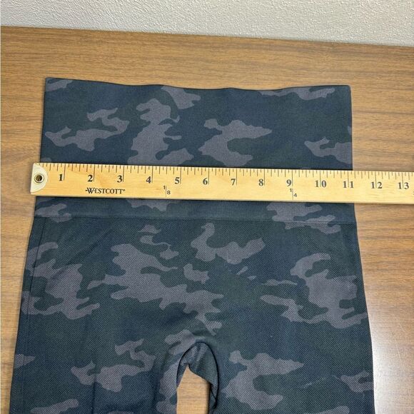 Spanx look at me now camo leggings women’s size small gray - Picture 7 of 8